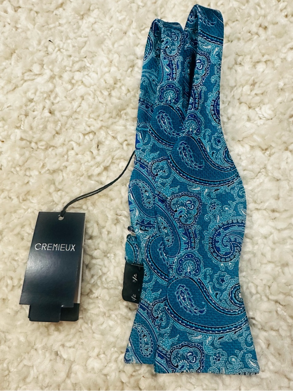 NWT 100% Silk Daniel Cremieux Self Tie Bow-Tie Paisley Light Blue